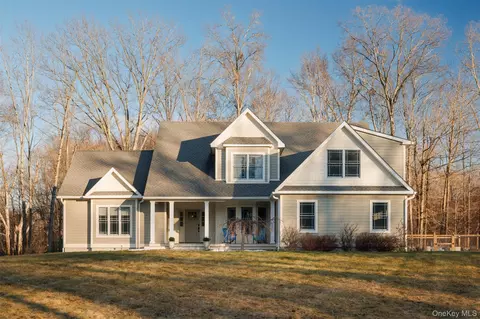 44 Will Tremper Dr, Rhinebeck, NY 12572