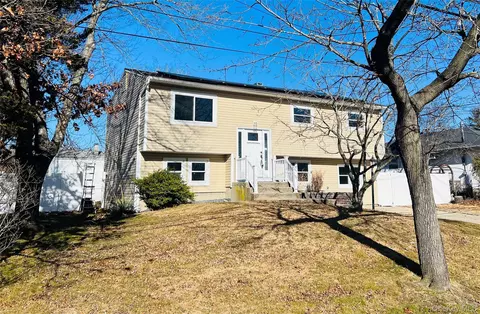 125 Liberty Ave, Selden, NY 11784