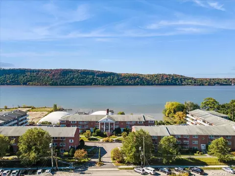 49 Maple Ave #3A, Greenburgh, NY 10706