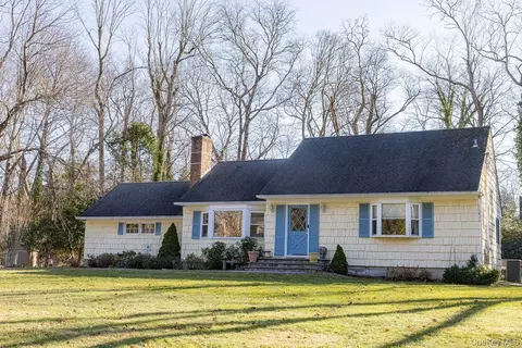 4 Conscience Bay Rd, Setauket, NY 11733