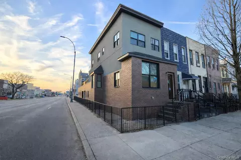32 Radde Pl, Brooklyn, NY 11233