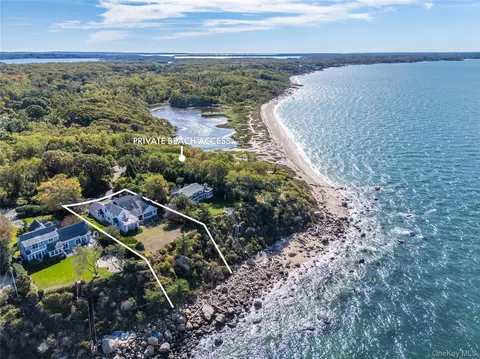 3200 Sound Dr, Greenport, NY 11944
