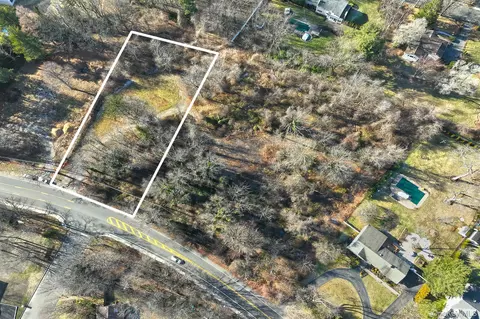 15 Vanderbilt Pkwy, Huntington, NY 11746