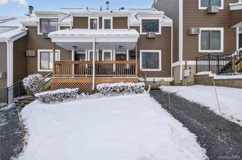 3 Heritage Dr #D, Harriman, NY 10926