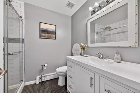 Bath - 508 Walker Valley Rd, Mamakating, NY 12566 photo 2 of 4