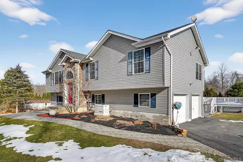 Exterior - 508 Walker Valley Rd, Mamakating, NY 12566 photo 3 of 6