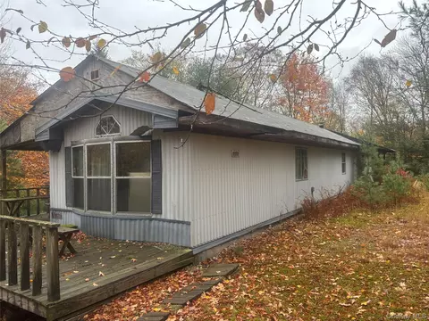 296 Southwoods Dr, Thompson, NY 12701