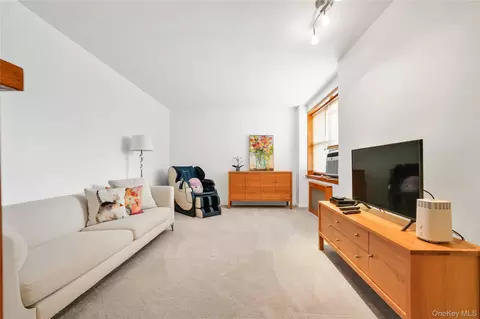 141-15 28th Ave #4G, Flushing, NY 11354