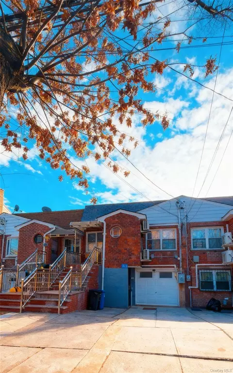 152-12 Peck Ave, Flushing, NY 11355