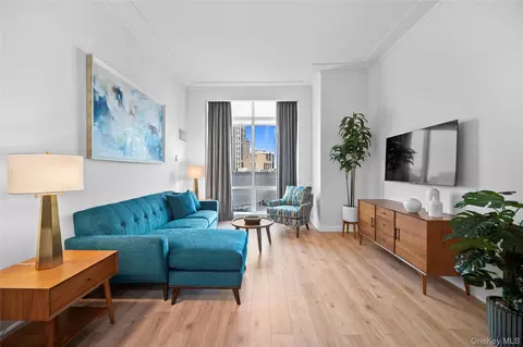 1 Renaissance Sq #10C, White Plains, NY 10601