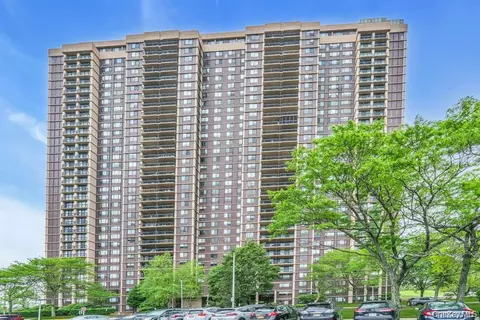 269-10 Grand Central Pkwy #32P, New York, NY 11005