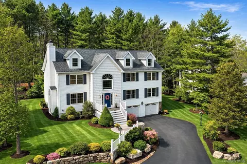 9 Mount Ridge Ct, Monroe, NY 10950