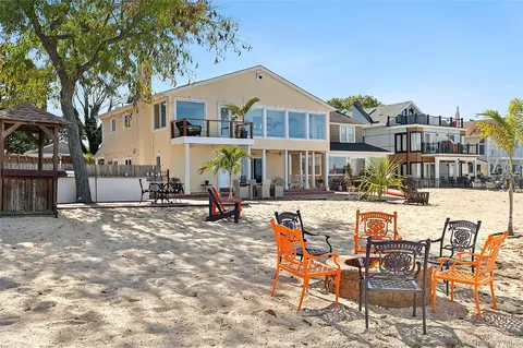 23 E Shore Dr, Bayville, NY 11709