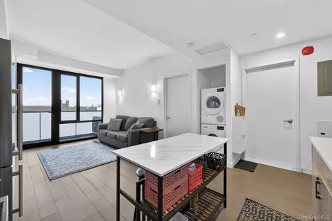8808 Justice Ave #6G, New York, NY 11373