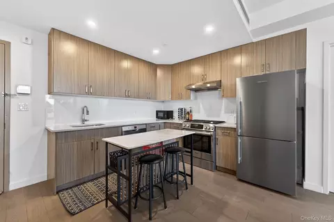 8808 Justice Ave #6G, New York, NY 11373