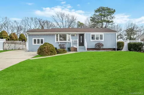 169 Dovecote Ln, Central Islip, NY 11722