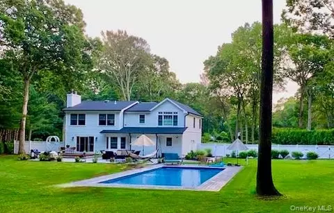 58 Heritage Ln, Riverhead, NY 11901