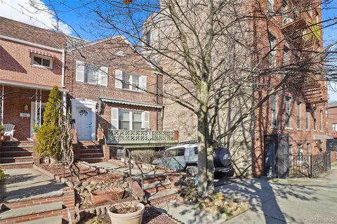 43-06 57th St, New York, NY 11377