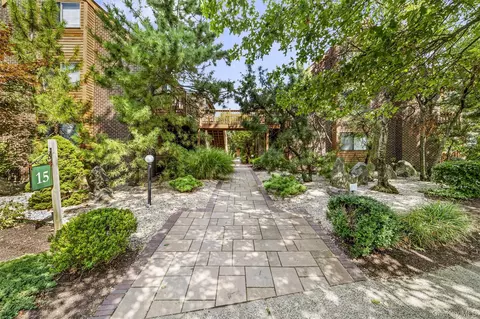 15 Greenridge Ave #25F, White Plains, NY 10605