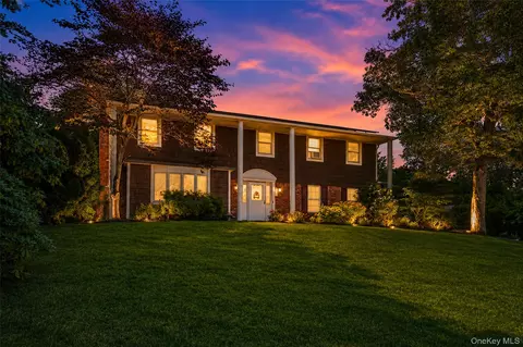 138 Main Ave, Lake Grove, NY 11755
