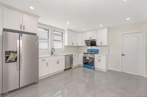 13007 14th Ave, New York, NY 11356