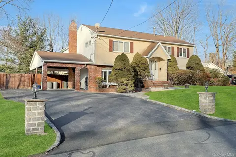 25 Tennyson Dr, Clarkstown, NY 10954