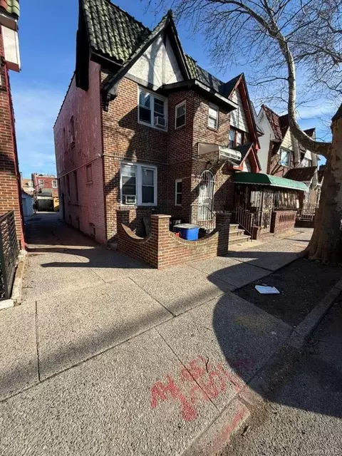 10737 Van Wyck Expy, Jamaica, NY 11435