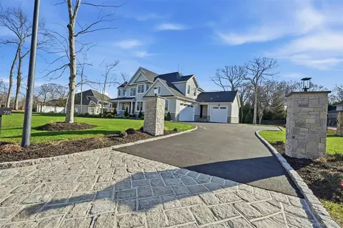 75 Crescent Ct, Wading River, NY 11792