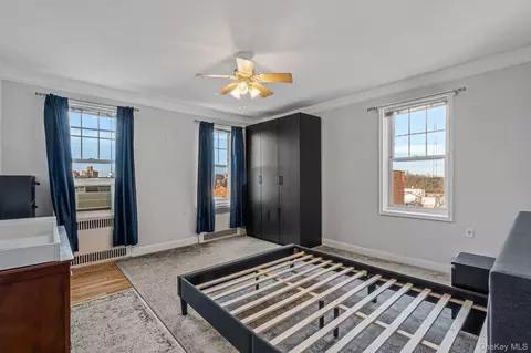 76-36 113th St #5U, Forest Hills, NY 11375
