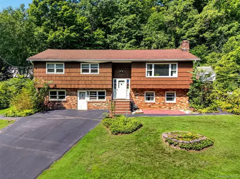 237 Old Church Rd, Putnam Valley, NY 10579