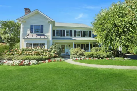 24 Fairview Rd, Scarsdale, NY 10583