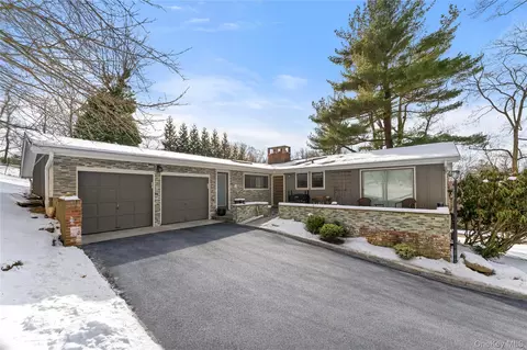 473 Winding Rd N, Greenburgh, NY 10502