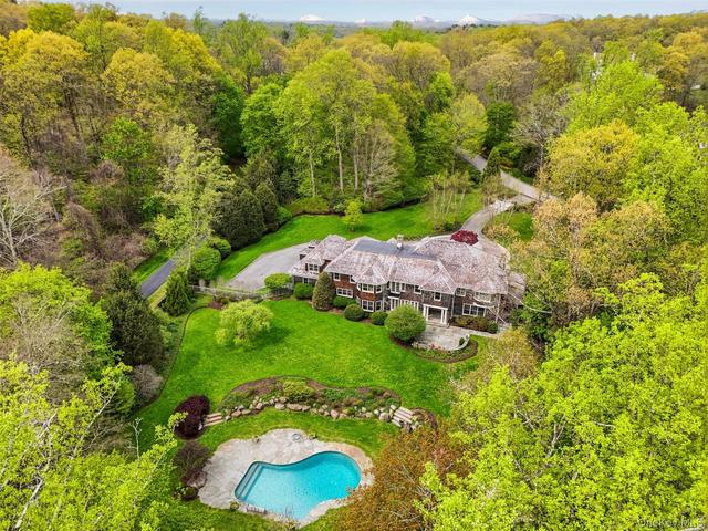 28 John Cross Rd, Mount Kisco, NY 10549
