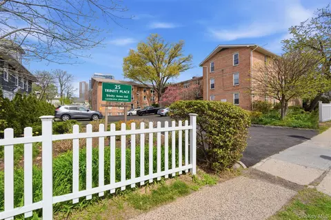 25 Trinity Pl #2K, New Rochelle, NY 10805