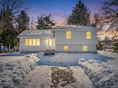 3 Ben Lomond Dr, Middletown, NY 10941