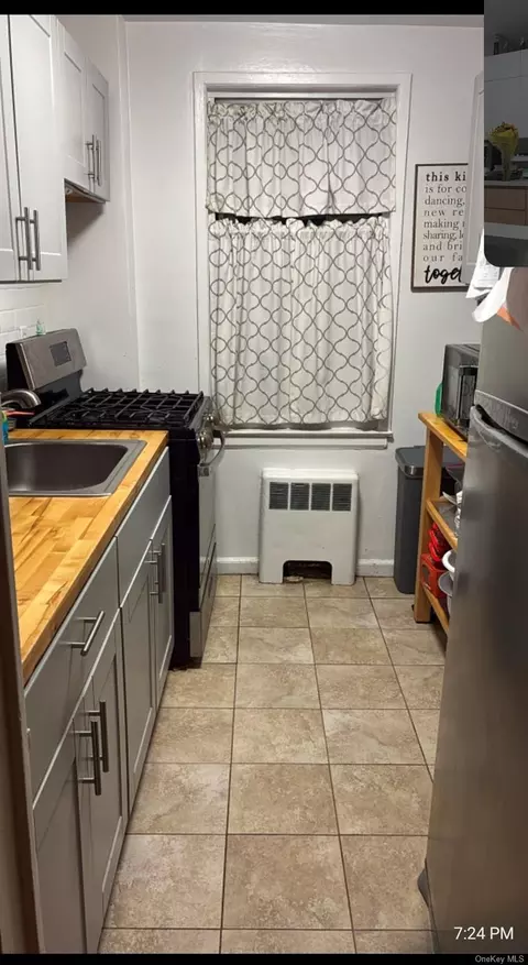 41 Point St #3B, Yonkers, NY 10701