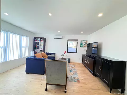 41-75 Morgan St, New York, NY 11363