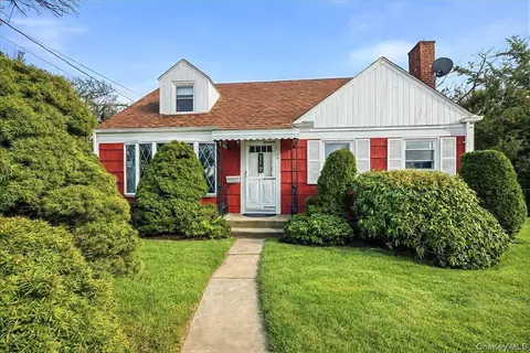96 White Plains Ave, Harrison, NY 10604