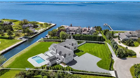 44 Club Ln, Southampton, NY 11960