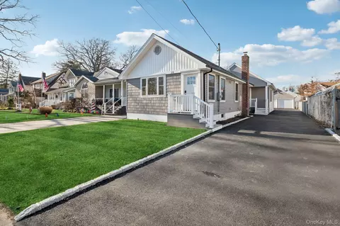 29 Grant Ave, East Rockaway, NY 11518
