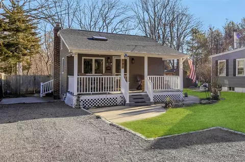 143 Wood Rd, Centereach, NY 11720
