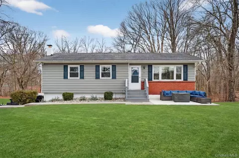 21 Russo Dr, East Fishkill, NY 12533