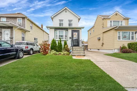 35 Lawson Ave, East Rockaway, NY 11518