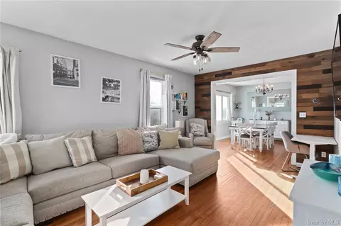 81 N Washington Ave, Hartsdale, NY 10530