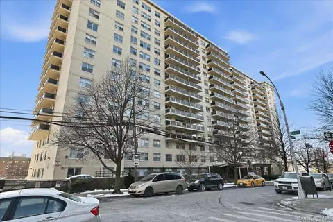 175-20 Wexford Ter #14U, New York, NY 11432