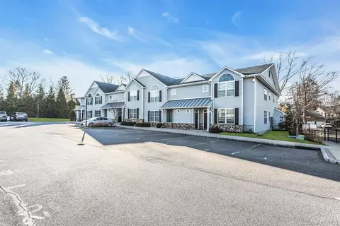 710 Breton Way #710, Glen Cove, NY 11542