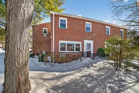 42 Charter Cir #42, Ossining, NY 10562