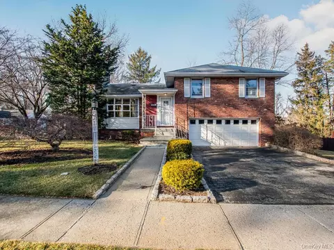 28 Moore St, Greenburgh, NY 10530