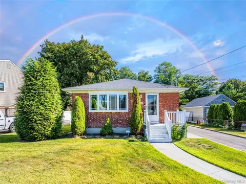 1253 Raymond, North Bellmore, NY 11710