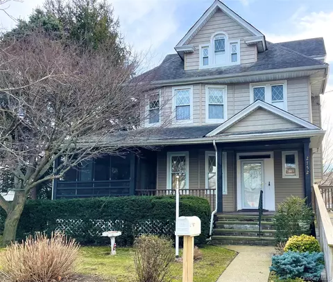 2752 Academy St, Oceanside, NY 11572